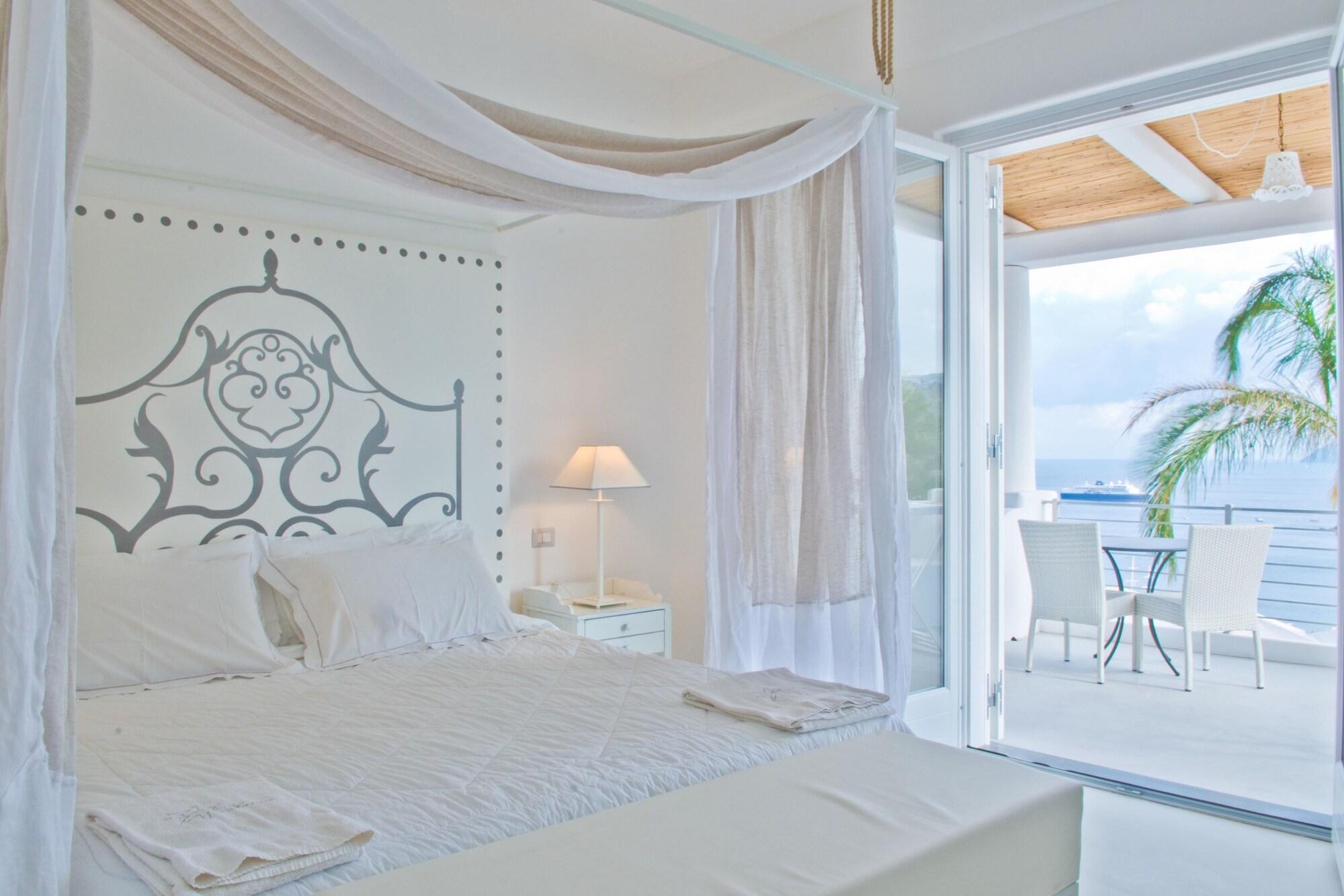Hotel Enrica - Aeolian Charme